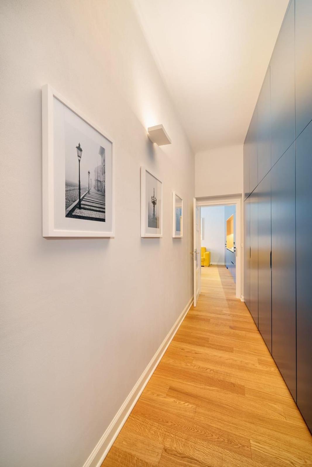 Quiet City Center Apartment In Hip & Foodie Area Praha Bagian luar foto