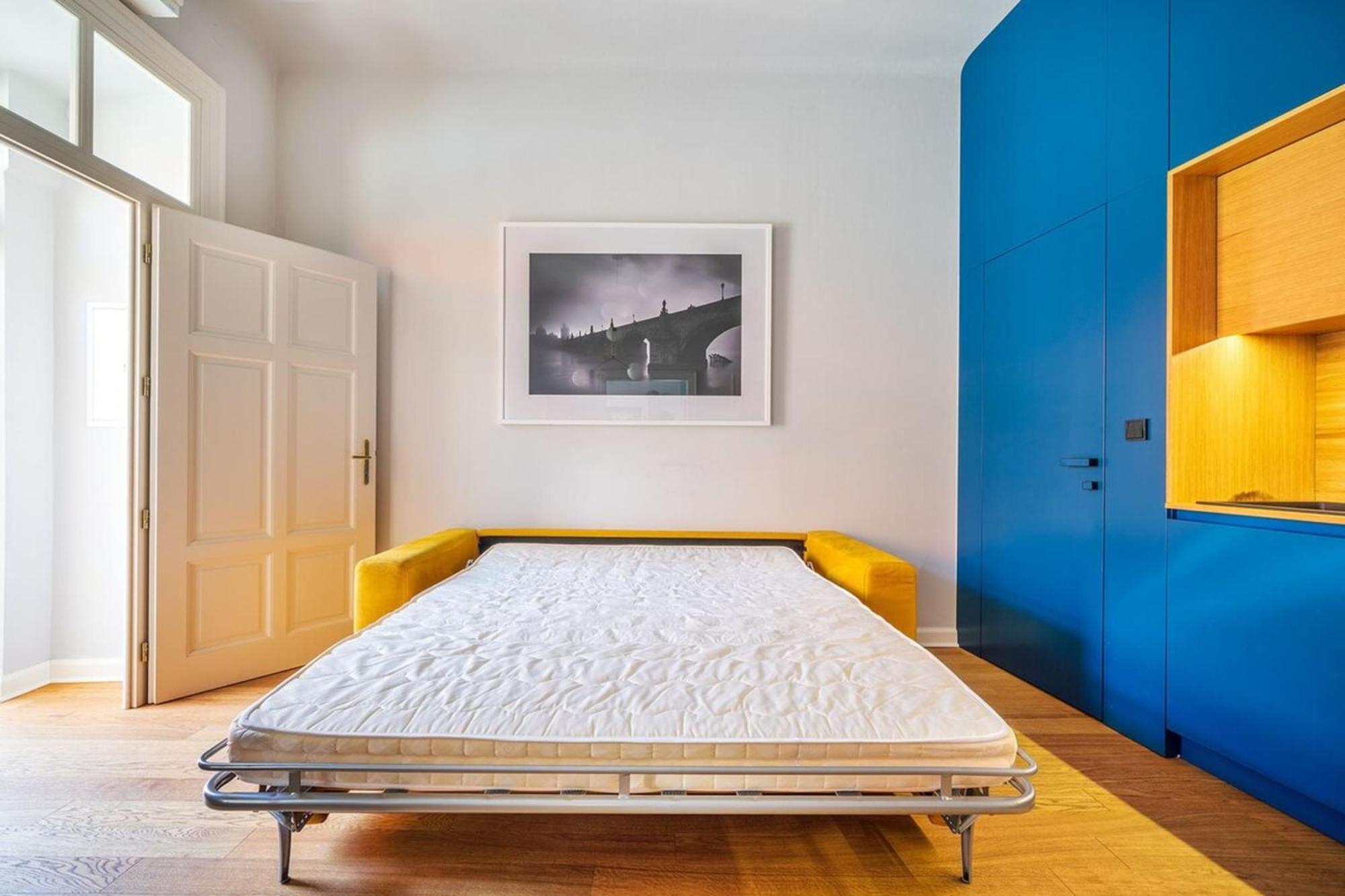 Quiet City Center Apartment In Hip & Foodie Area Praha Bagian luar foto