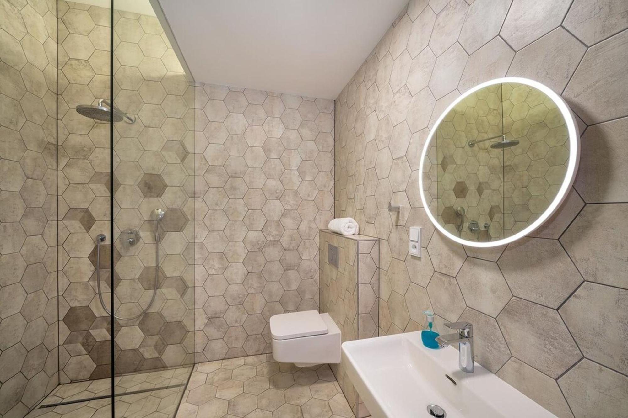 Quiet City Center Apartment In Hip & Foodie Area Praha Bagian luar foto