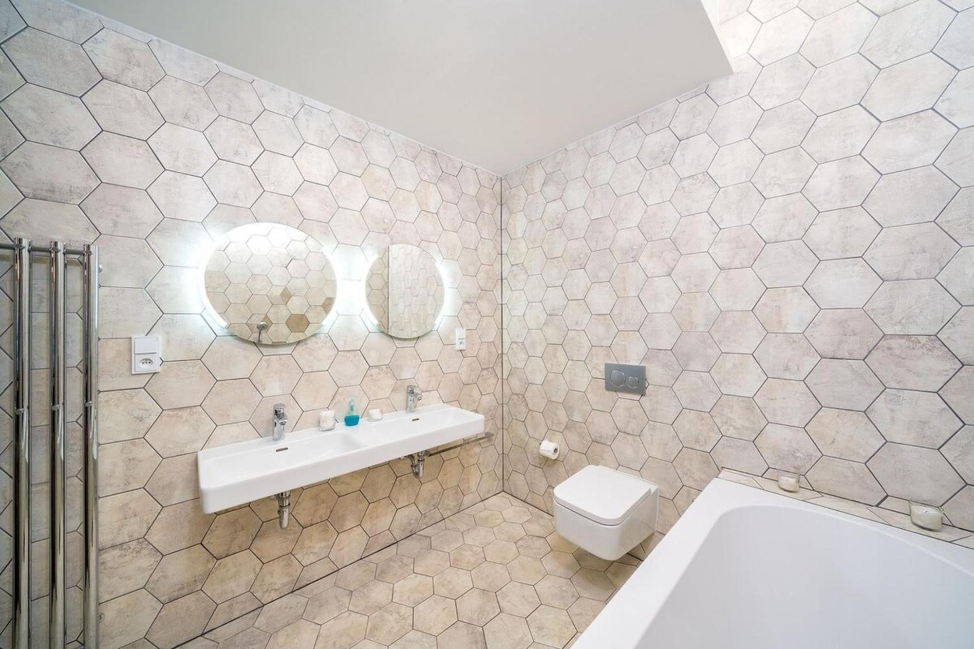 Quiet City Center Apartment In Hip & Foodie Area Praha Bagian luar foto