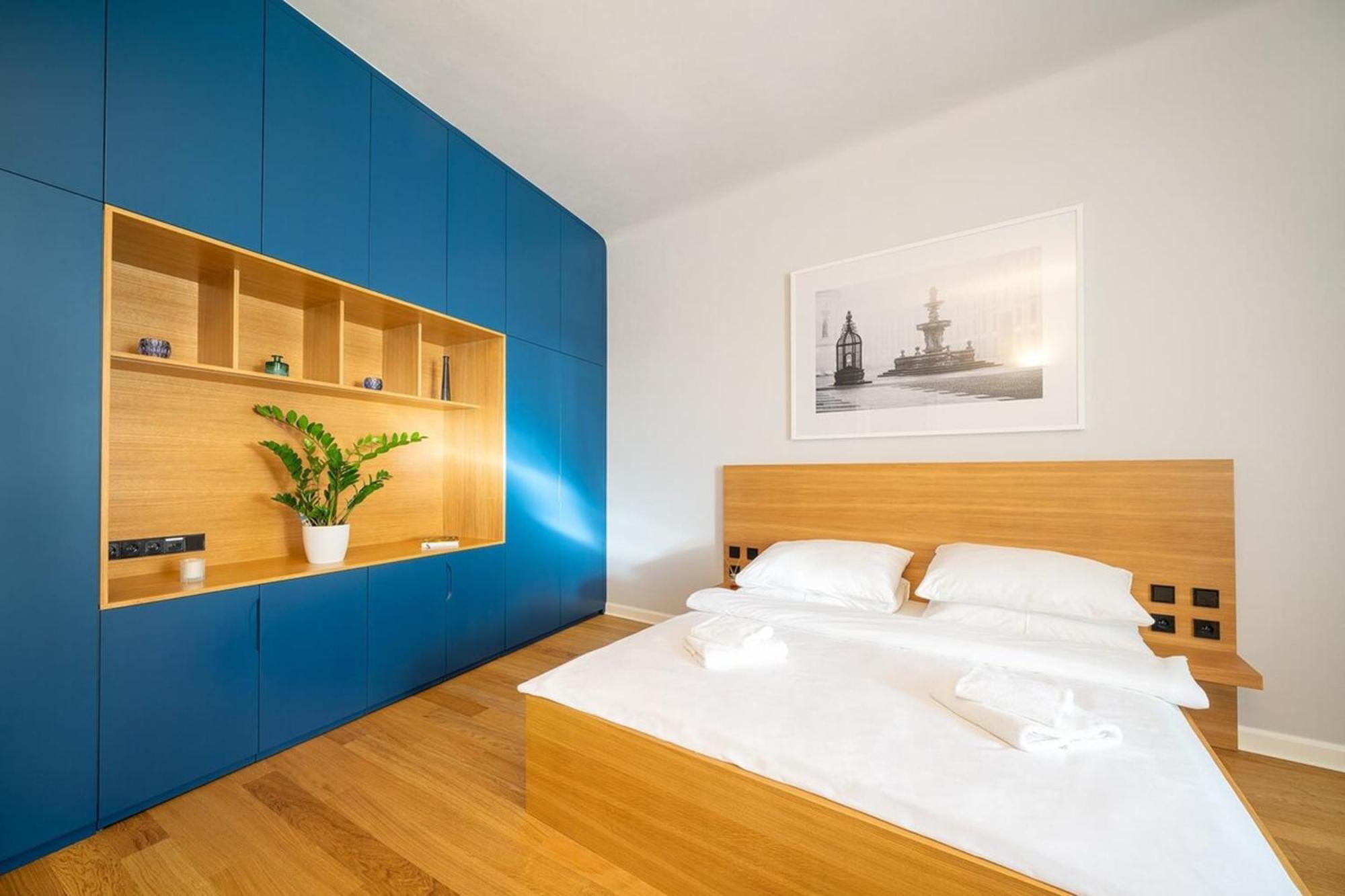 Quiet City Center Apartment In Hip & Foodie Area Praha Bagian luar foto